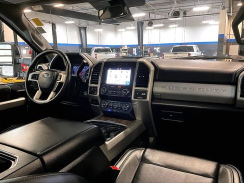 Used 2019 Ford F250 Lariat w/ Lariat Ultimate Package AWD/4WD image 14