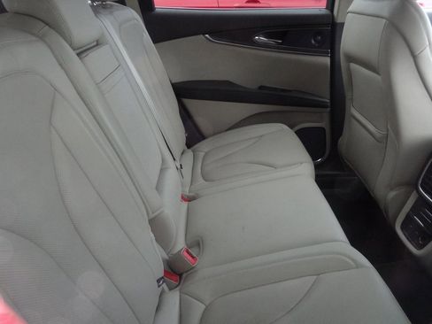 Used 2020 Lincoln Nautilus Reserve image 9