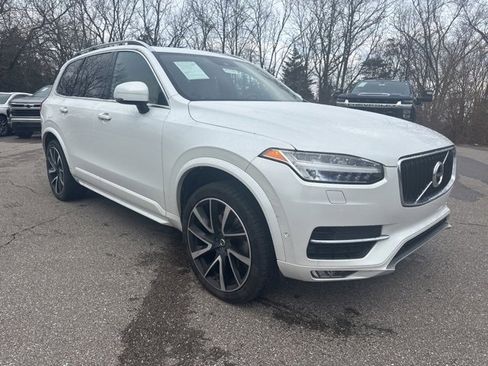Used 2018 Volvo XC90 T6 Momentum w/ Convenience Package image 2