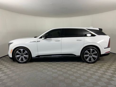 Used 2025 Cadillac Escalade IQ Luxury 2 AWD/4WD image 6
