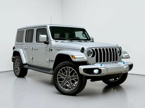 Used 2023 Jeep Wrangler Unlimited Sahara AWD/4WD image 7