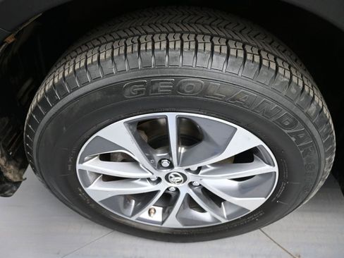 Certified 2018 Toyota RAV4 XLE w/ Convenience Package image 14