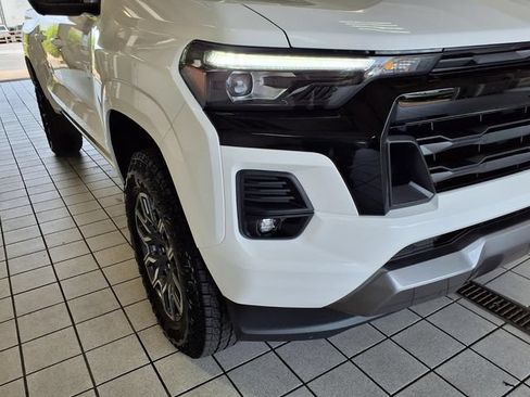 Used 2024 Chevrolet Colorado Z71 w/ Z71 Convenience Package 2 AWD/4WD image 25