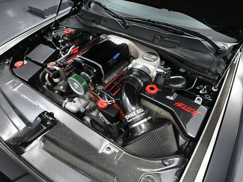 Used 2016 Dodge Challenger SRT Hellcat RWD image 53