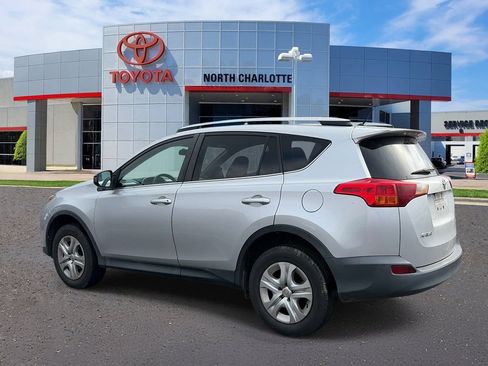 Used 2014 Toyota RAV4 LE FWD image 4