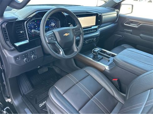 Used 2023 Chevrolet Silverado 1500 High Country w/ Z71 Off-Road Package image 7