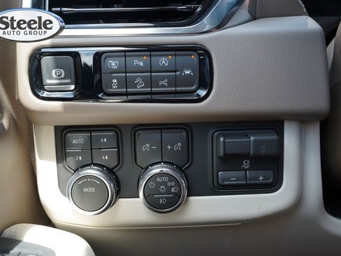 Certified 2026 GMC Yukon XL Denali w/ Advanced Technology Package AWD/4WD image 16