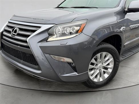 Used 2018 Lexus GX 460 Premium w/ Premium Package image 6