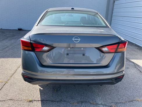 Used 2025 Nissan Altima 2.5 SV FWD image 5