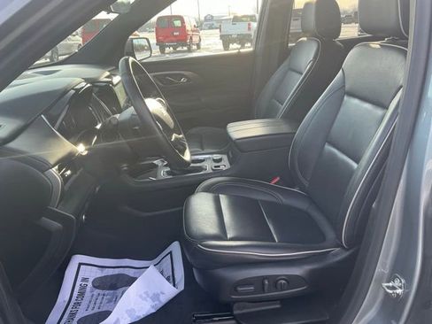 Used 2023 Chevrolet Traverse Premier FWD image 20