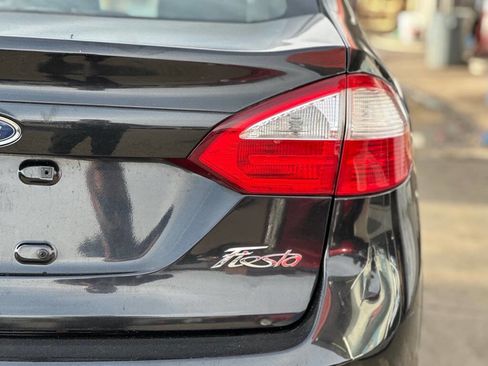 Used 2015 Ford Fiesta SE image 10