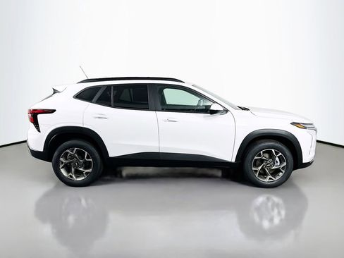 New 2026 Chevrolet Trax LT image 4