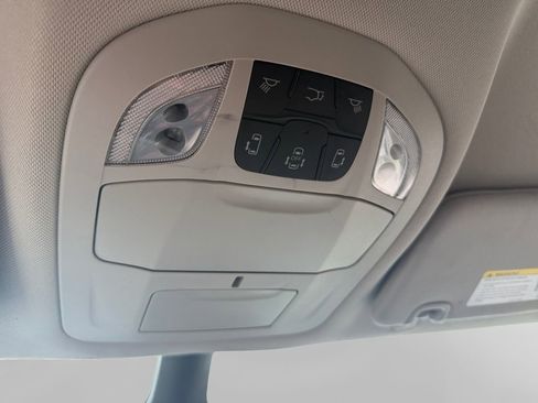 Used 2024 Chrysler Pacifica Touring-L image 23