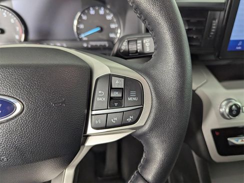 Used 2024 Ford Explorer XLT image 23