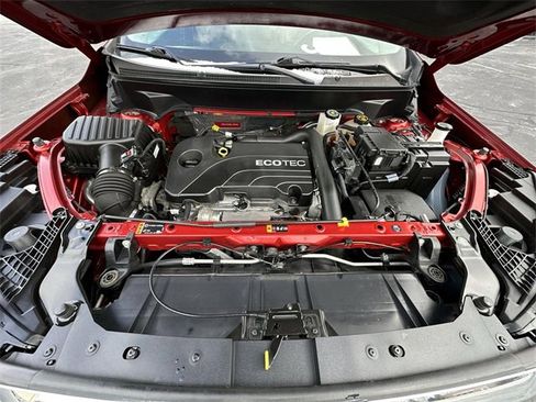 Used 2022 GMC Terrain SLT w/ LPO, Floor Liner Package image 28