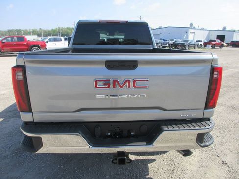 New 2026 GMC Sierra 2500 SLT w/ SLT Convenience Package image 5