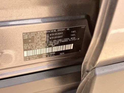 Used 2021 Toyota RAV4 LE AWD/4WD image 22