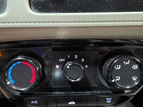 Used 2021 Honda HR-V LX image 32