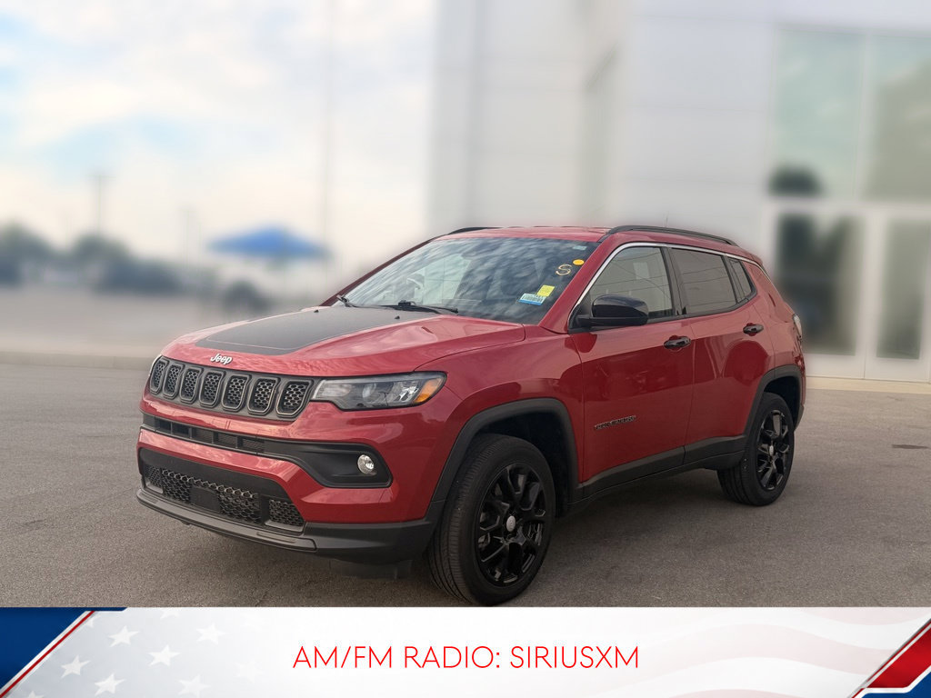 Used 2023 Jeep Compass Latitude AWD/4WD image 2