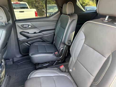 Used 2022 Chevrolet Traverse Premier w/ Redline Edition image 13