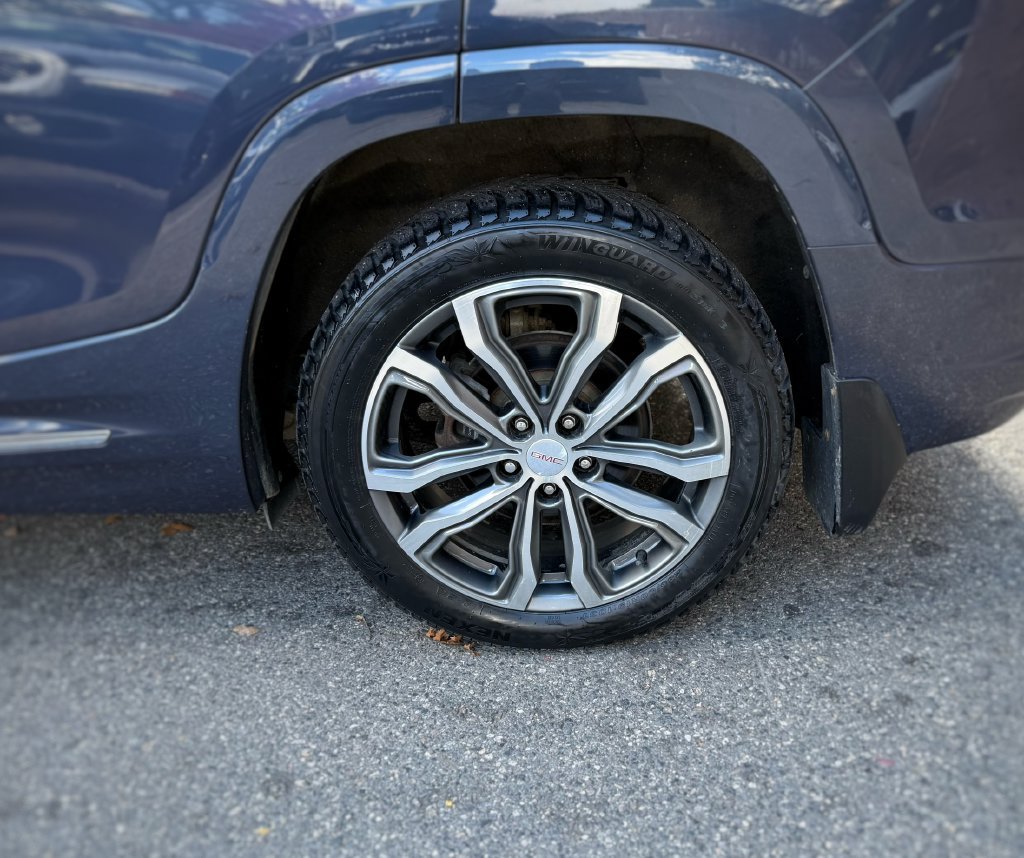 Used 2019 GMC Terrain Denali w/ Advanced Safety Package AWD/4WD image 16