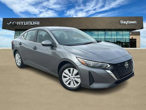 Used 2024 Nissan Sentra S image 1