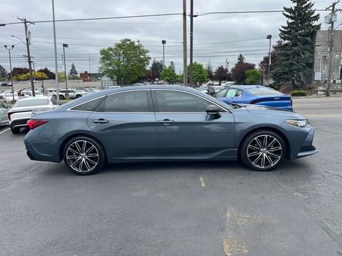 Used 2019 Toyota Avalon XSE w/ All Weather Liner Package FWD image 4