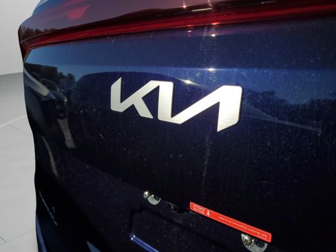 New 2026 Kia Carnival EX FWD image 31
