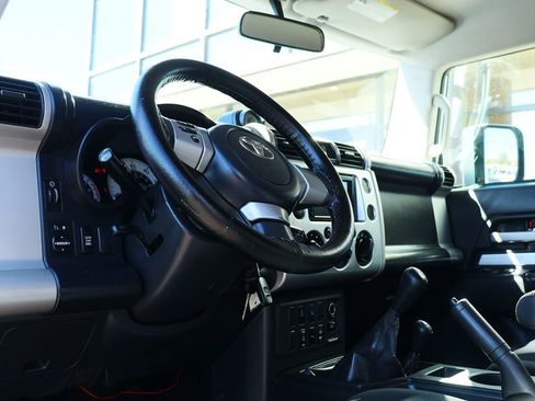 Used 2007 Toyota FJ Cruiser 4WD image 36