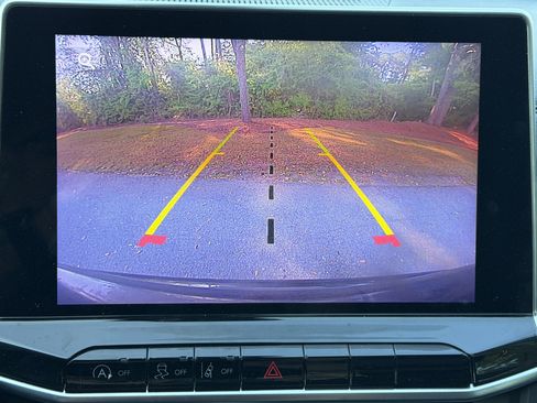 Used 2022 Jeep Compass Latitude image 11