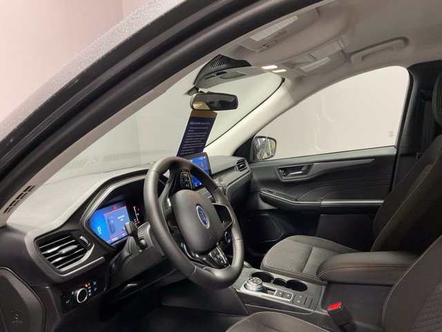Used 2023 Ford Escape Active w/ Cold Weather Package FWD image 17