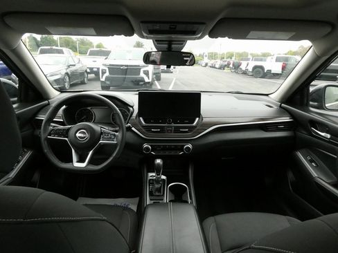 Used 2024 Nissan Altima 2.5 SV w/ SV Premium Package image 31