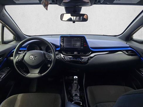 Used 2020 Toyota C-HR XLE FWD image 16