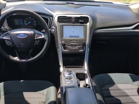 Used 2020 Ford Fusion SE FWD image 23