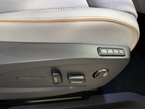 New 2025 Volkswagen ID. Buzz Pro S Plus image 12