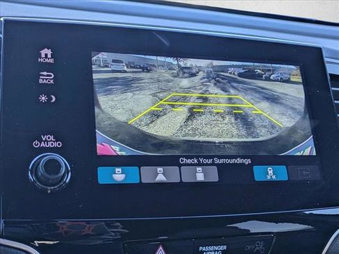 Certified 2025 Honda Passport EX-L image 13