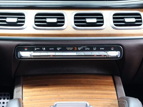 Used 2022 Mercedes-Benz GLS 450 4MATIC image 21