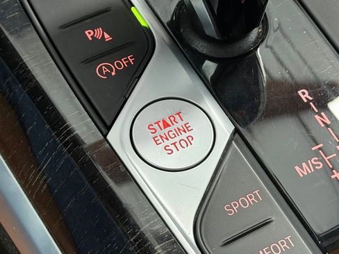 Used 2022 BMW 330i xDrive Sedan w/ Driving Assistance Package image 24