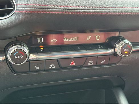 Used 2023 MAZDA MAZDA3 s image 27