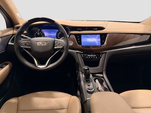 Used 2025 Cadillac XT6 Premium Luxury w/ Platinum Package image 21