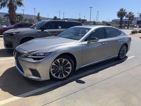 Used 2023 Lexus LS 500 w/ Accessory Package (Z1) RWD image 1