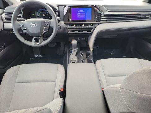 Used 2025 Toyota Camry LE image 13