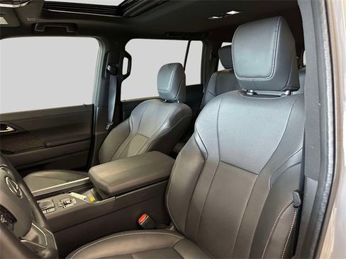 Used 2024 Lexus GX 550 image 21