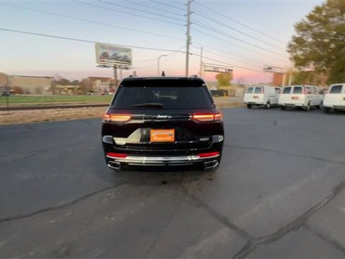 Used 2023 Jeep Grand Cherokee Overland image 7