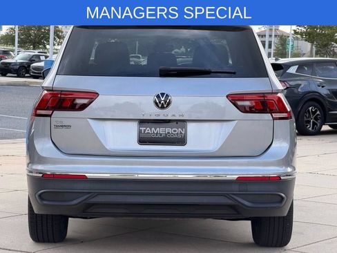 Used 2023 Volkswagen Tiguan SE FWD image 3