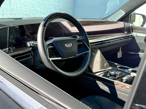 New 2025 Cadillac Escalade ESV Premium Luxury Platinum w/ LPO, Floor Liner Package image 13