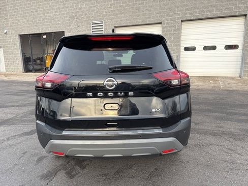 Used 2021 Nissan Rogue SV w/ Premium Package image 6