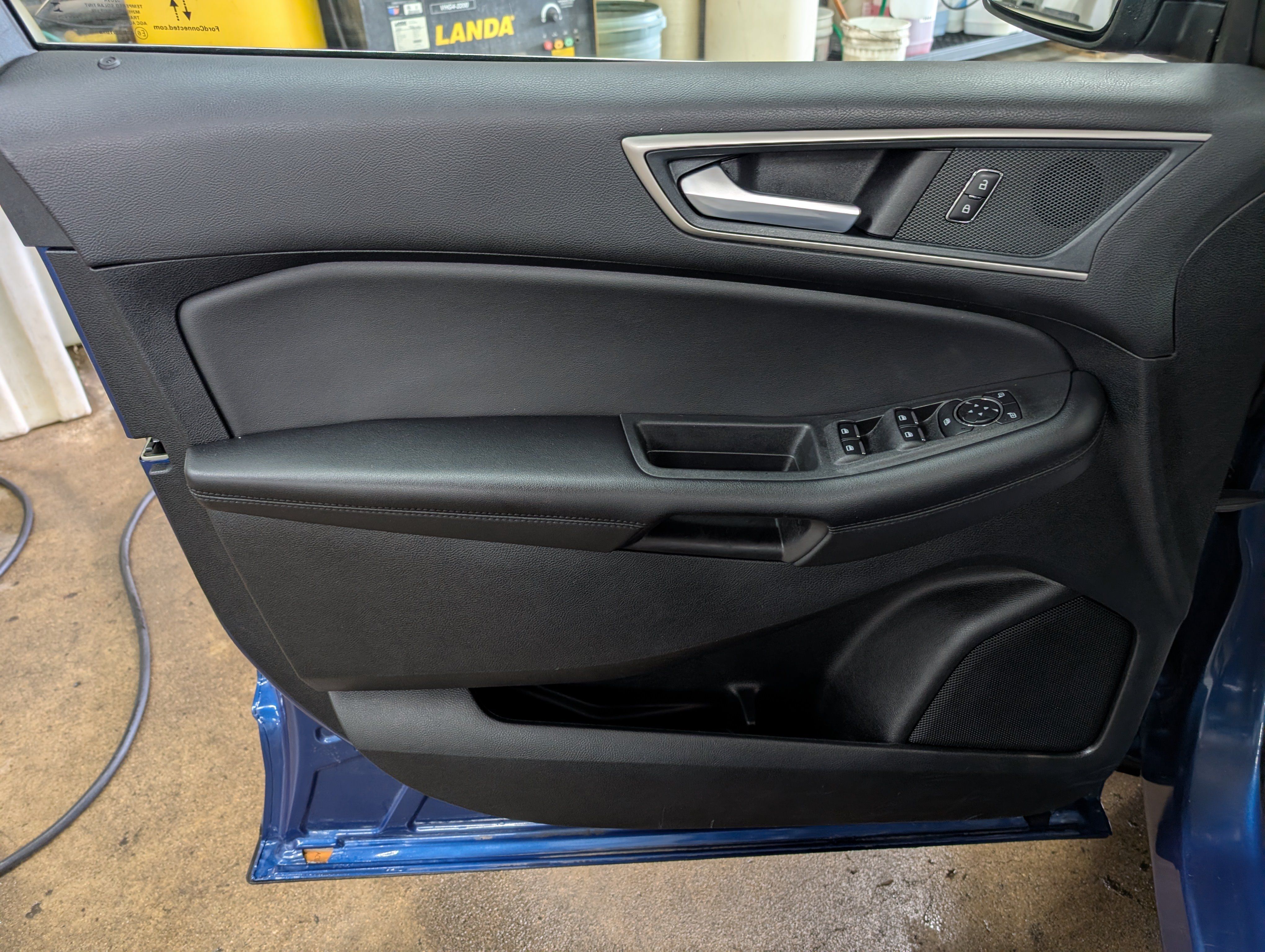Used 2024 Ford Edge SEL AWD/4WD image 7