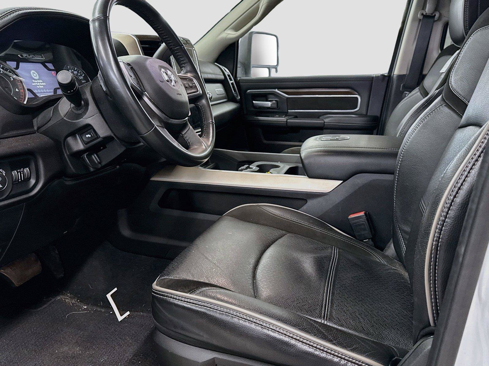 Used 2024 RAM 2500 Laramie AWD/4WD image 4