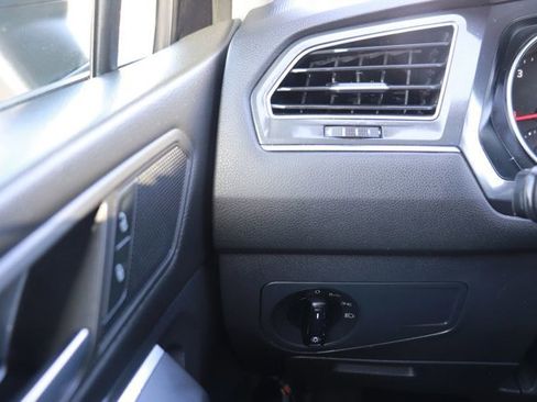Used 2020 Volkswagen Tiguan S FWD image 23